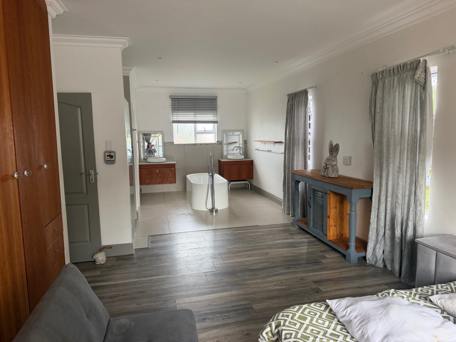 5 Bedroom Property for Sale in Dana Bay Western Cape